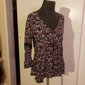 No boundaries floral top